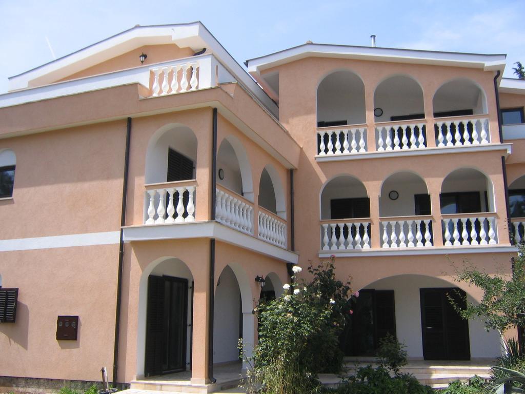 Sun Palace Residence Premantura Exterior photo