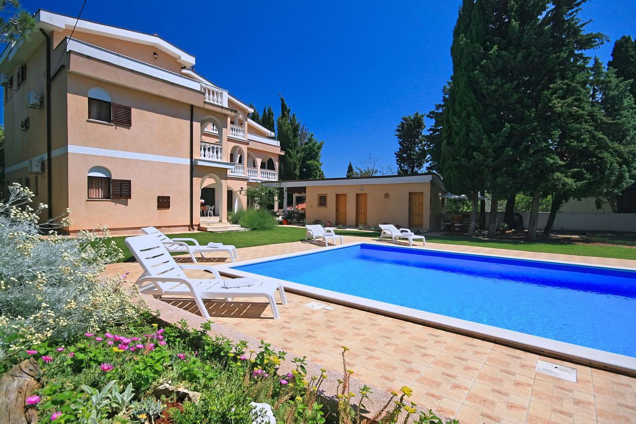 Sun Palace Residence Premantura Exterior photo