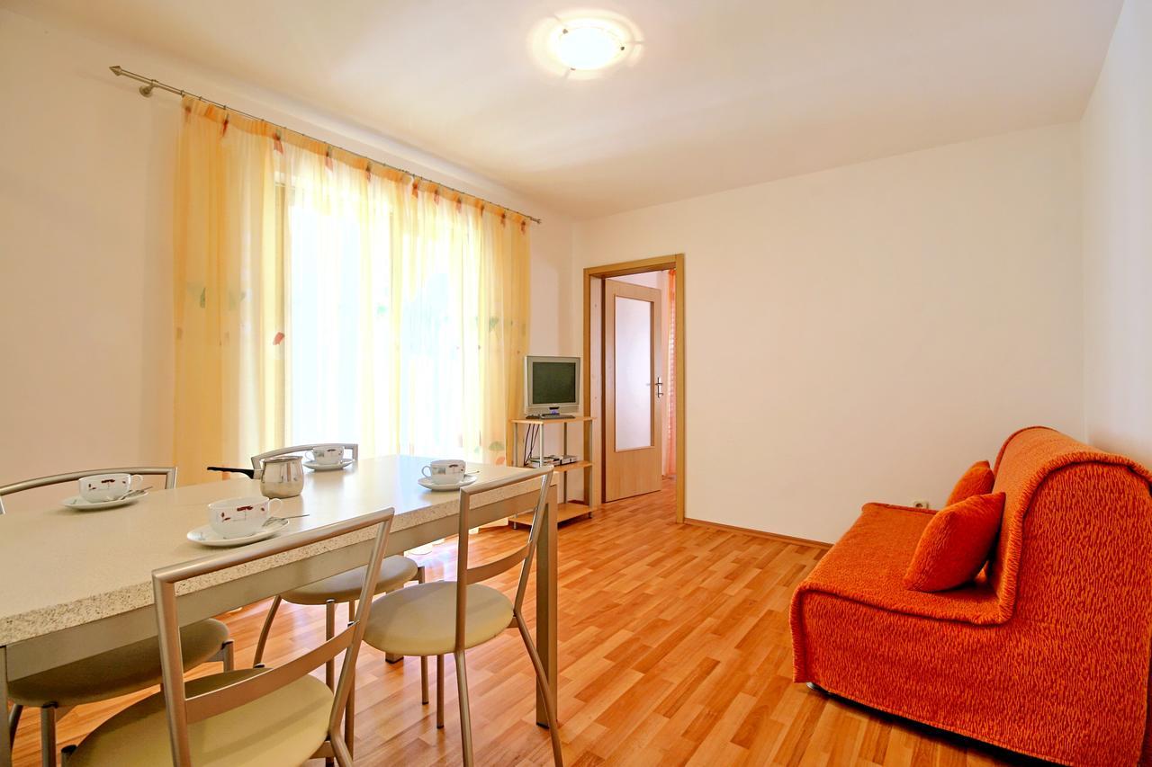 Sun Palace Residence Premantura Exterior photo