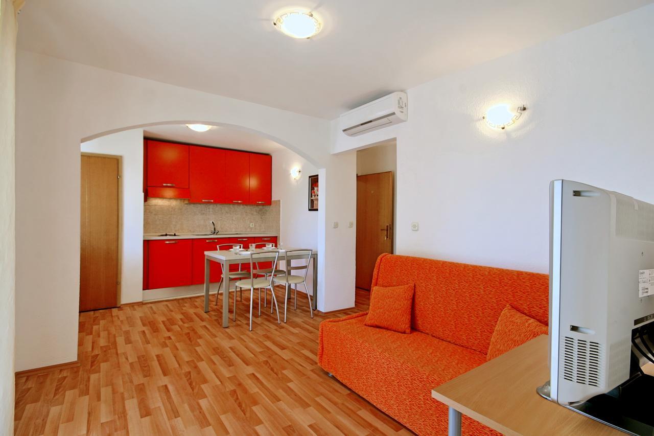 Sun Palace Residence Premantura Exterior photo