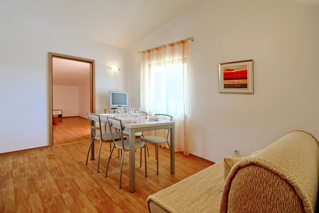 Sun Palace Residence Premantura Exterior photo